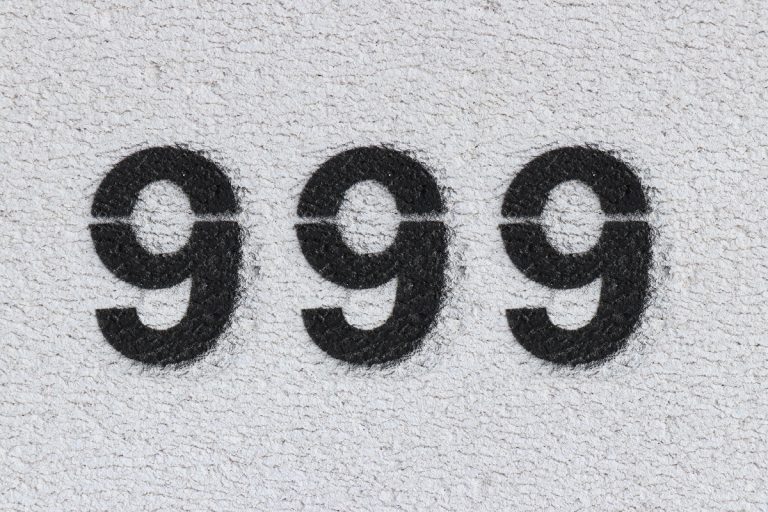 The 999 Angel Number: Meaning, Symbolism & Twin Flame (Why Do You See It?)